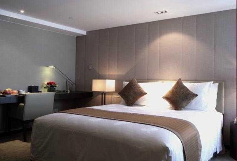 Pudong Hotel
